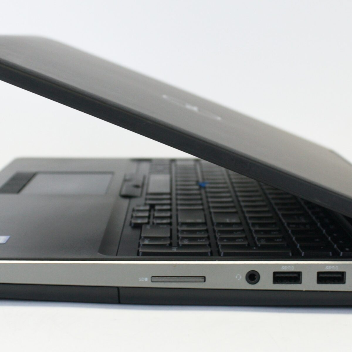 amlaptop-dell-7520-precision-i7-7820HQ-Ram16-ssd512-nvidia-4gbddr5 amlaptop-dell-7520-precision-i7-7820HQ-Ram16-ssd512-nvidia-4gbddr5